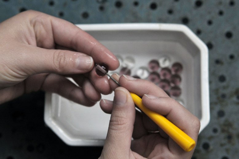 Perle de verre de qualitÃ© nettoyage Ã  la main