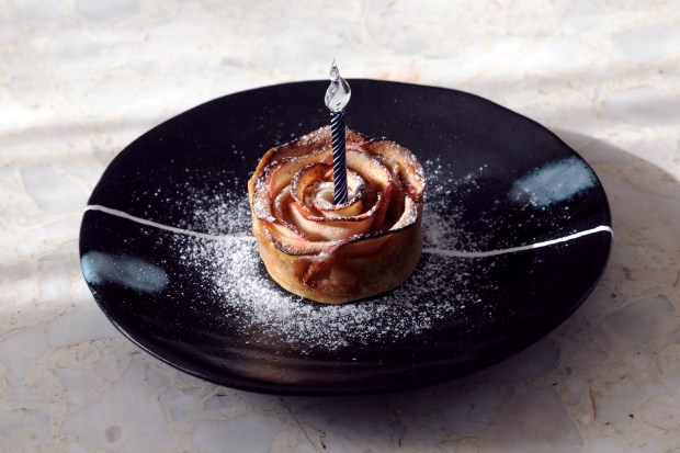 Tarte sucrée vegan sans produits animaux tarte aux pommes rose