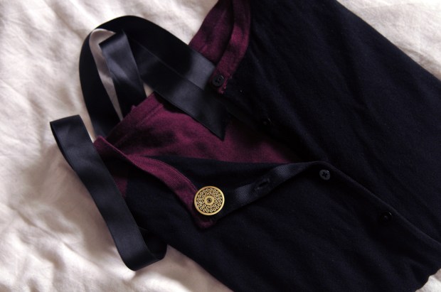 Pins médaillon broche ruban de satin noir yinz pinz cc Torch Face pins yinz pinz