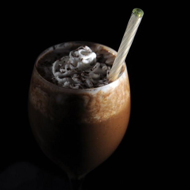 Boisson chaude végétalienne lait végétal crème de noix de coco