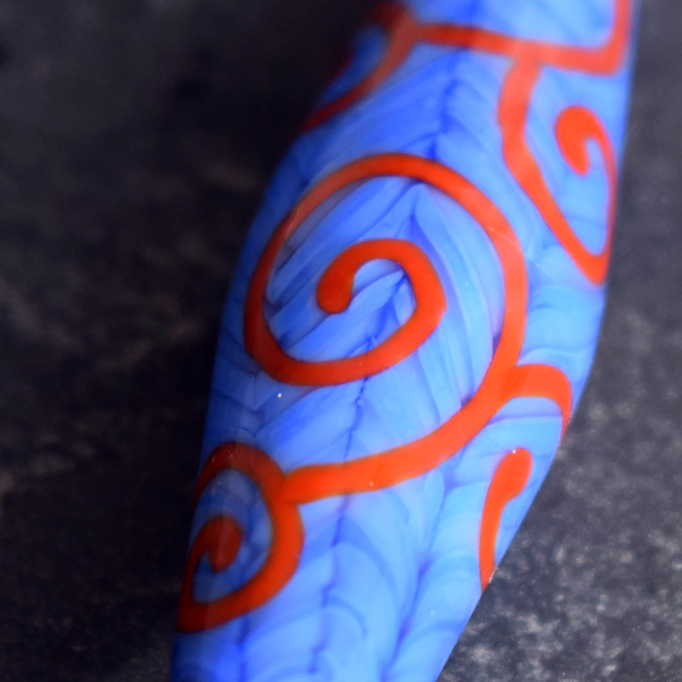 Perles au chalumeau lignes courbes Arabesques Nathalie Crottaz