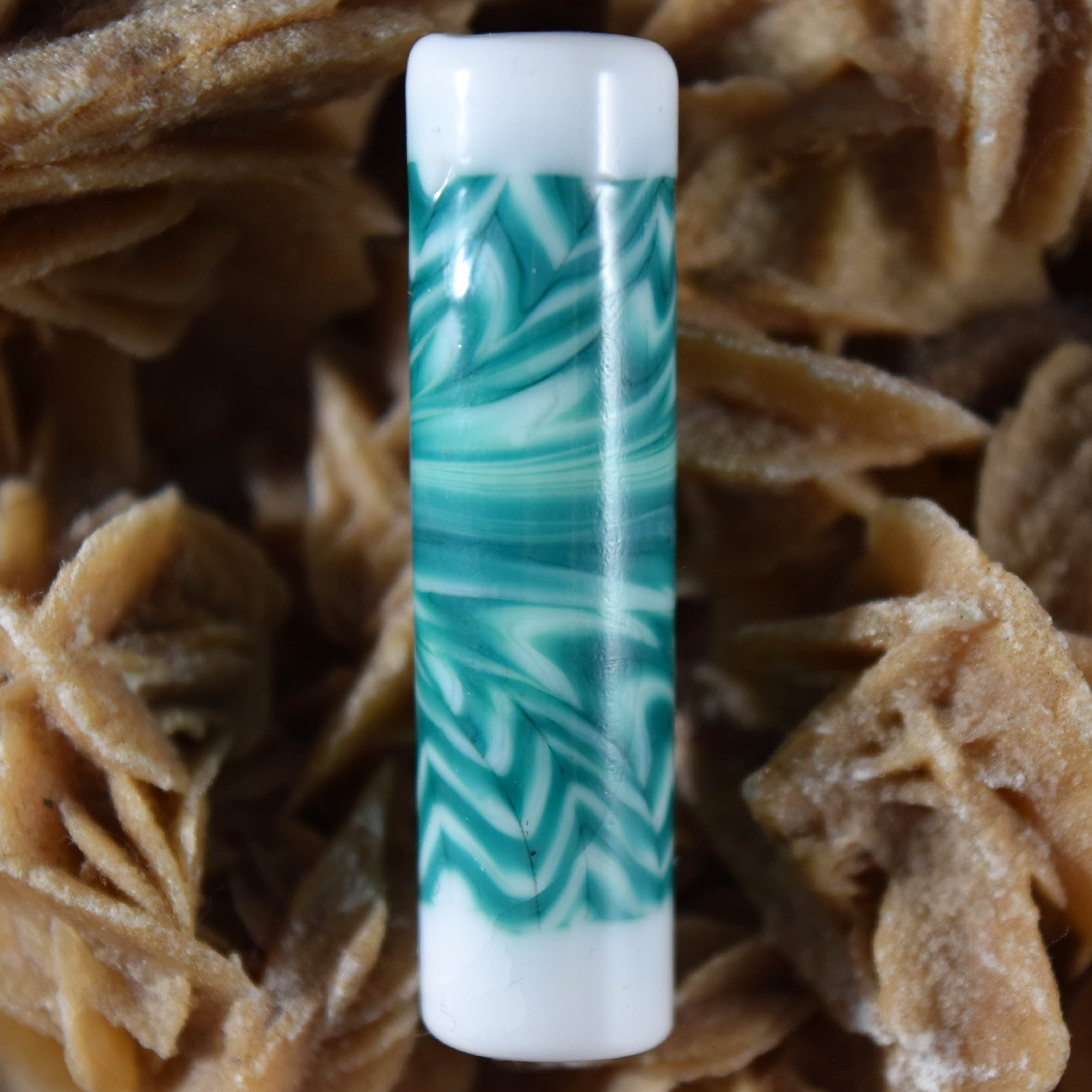 Perles de verre rose des sables racking illusions d'optique