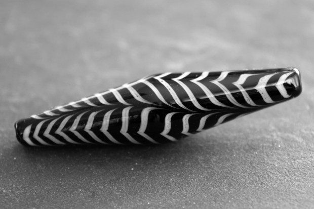 Technique de la plume et technique du rateau technique de la vague perle de verre au chalumeau